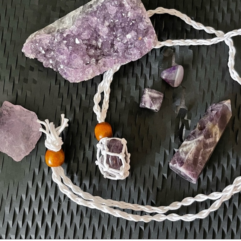 AMETHYST MACRAME NECKLACE